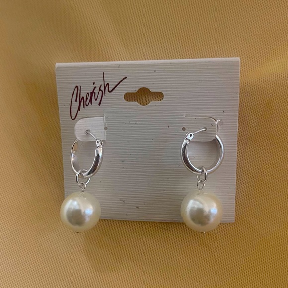 NEW Cherish Pearl Dangle Earrings - Picture 1 of 10